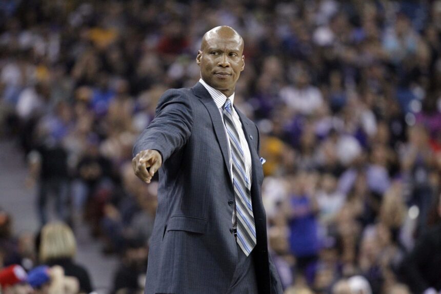 Byron Scott: Kobe Bryant, Metta World Peace Are Lakers Best Defenders