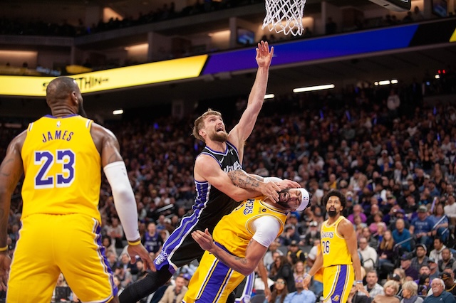 Domantas Sabonis, Anthony Davis, Lakers, Kings