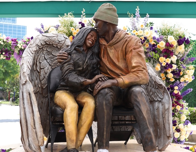 Gianna Bryant and Kobe Bryant Lakers statue